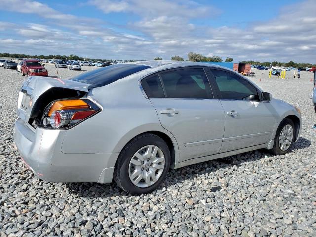 Nissan Altima Base Image 2