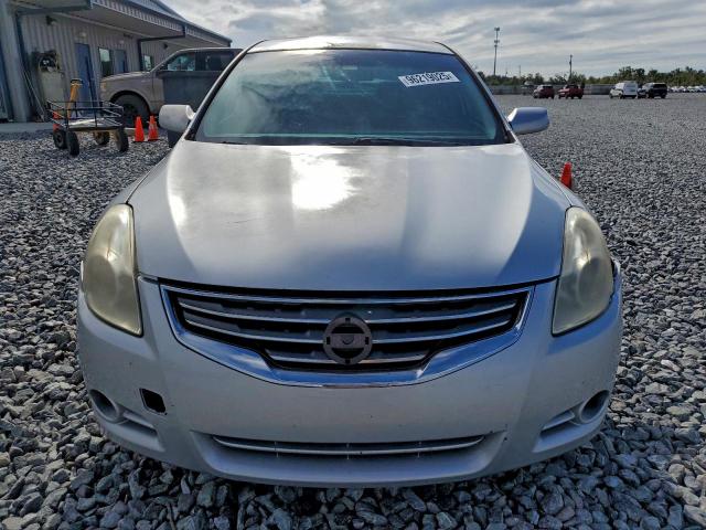 Nissan Altima Base Image 4