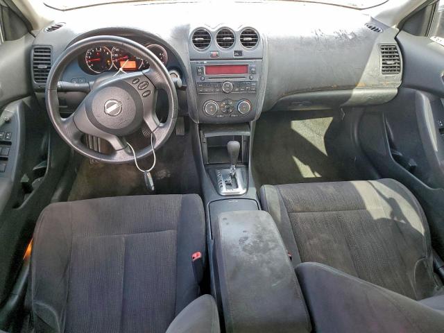 Nissan Altima Base Image 11