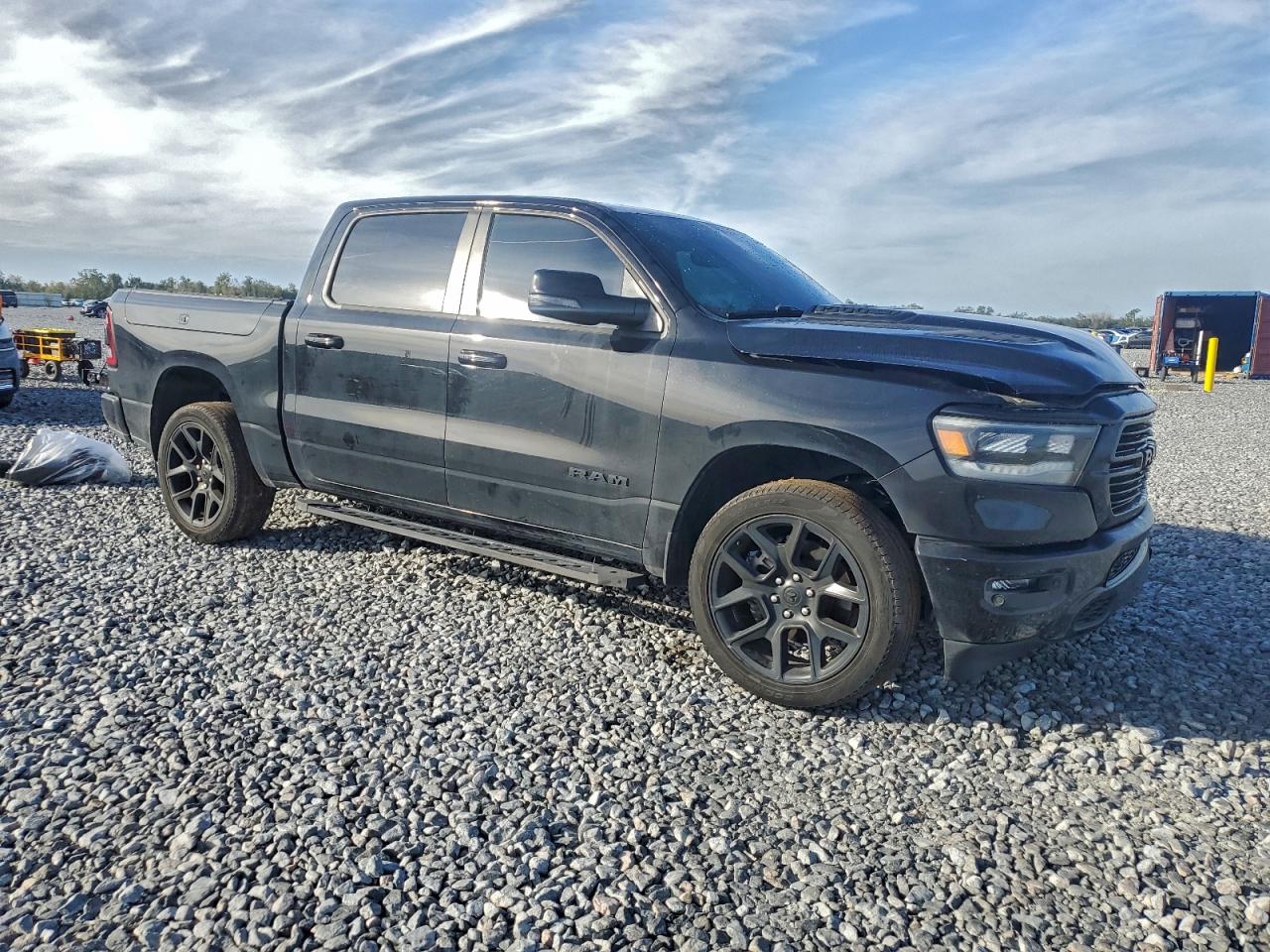 Ram 1500 Laramie Image 12