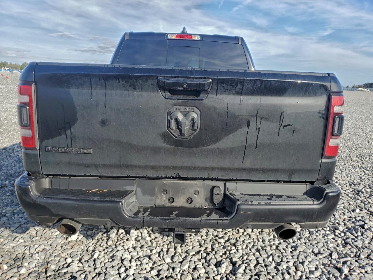 Ram 1500 Laramie Image 3