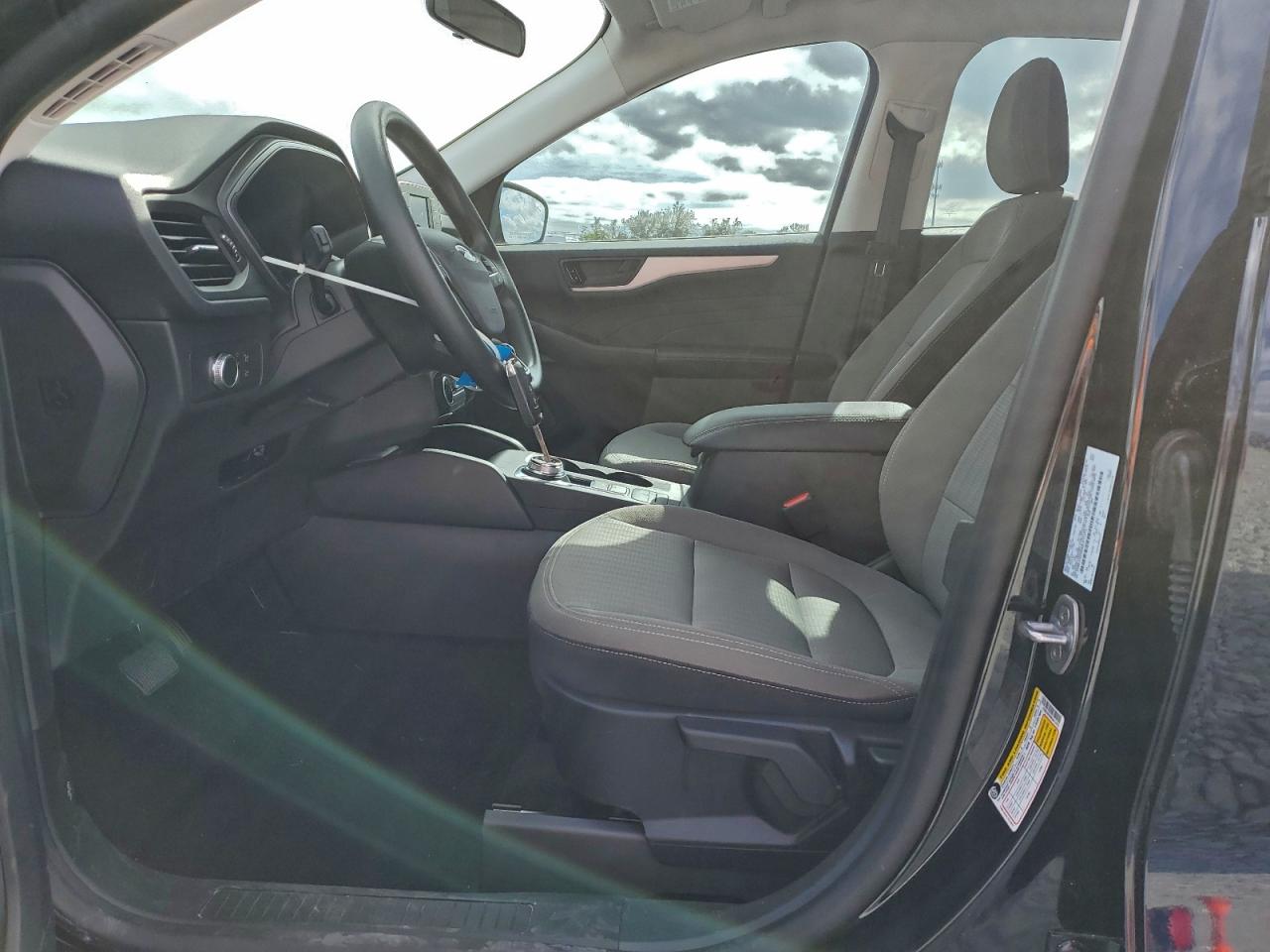 Ford Escape S Image 9