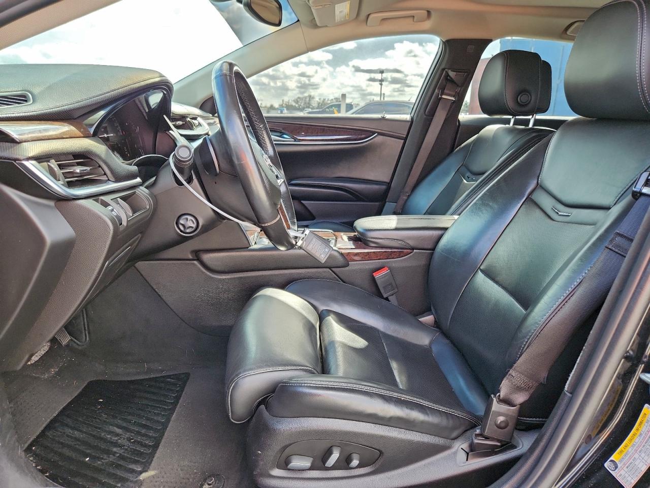 Cadillac XTS Luxury Collection Image 6