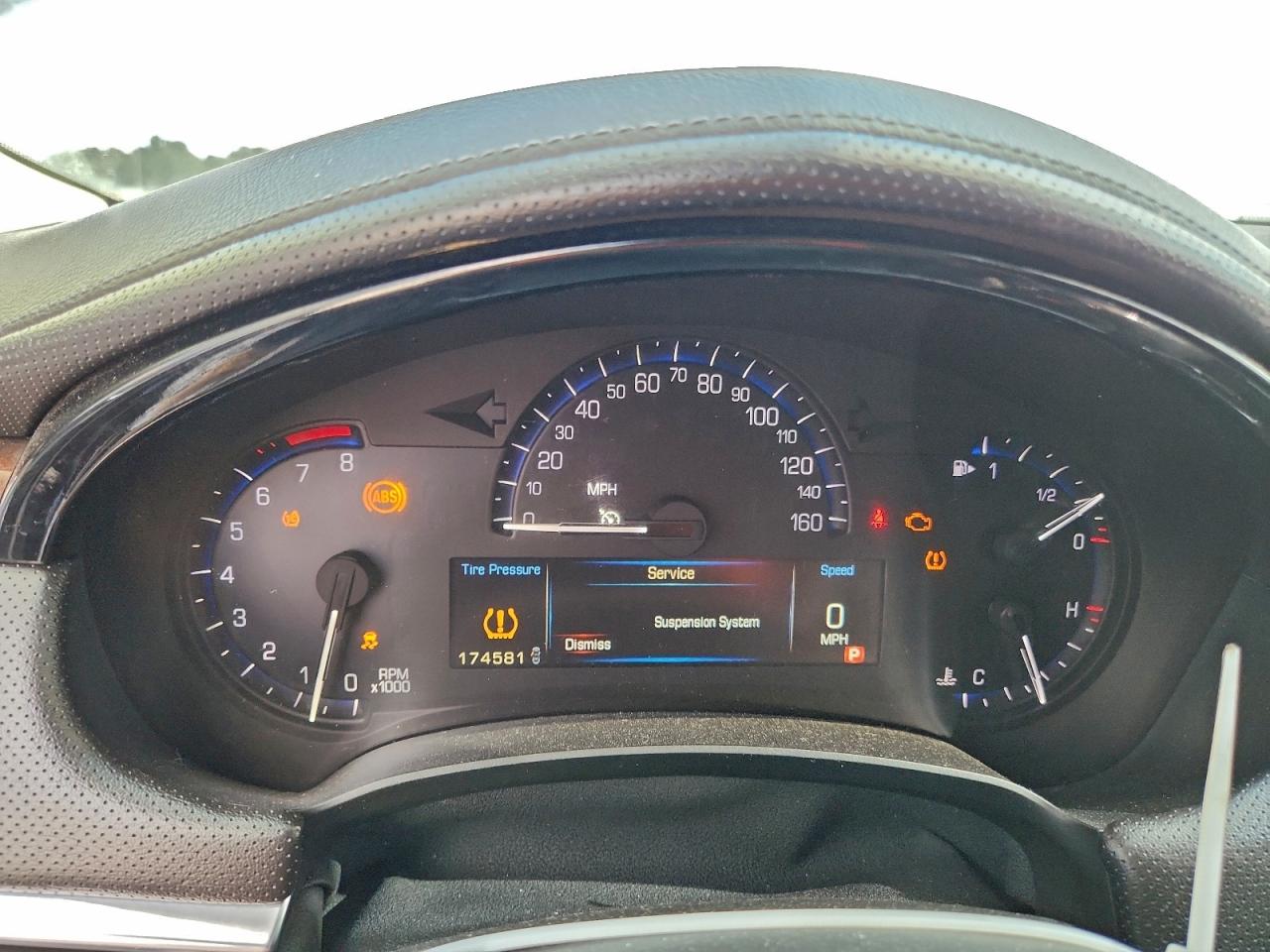 Cadillac XTS Luxury Collection Image 12