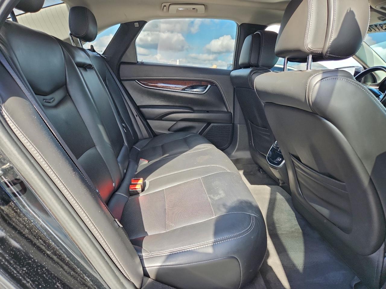 Cadillac XTS Luxury Collection Image 5