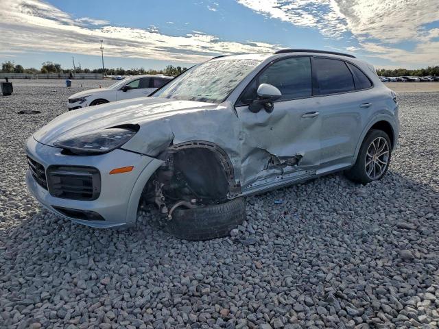  Salvage Porsche Cayenne