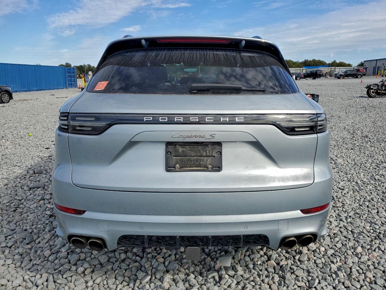 Porsche Cayenne S Image 6