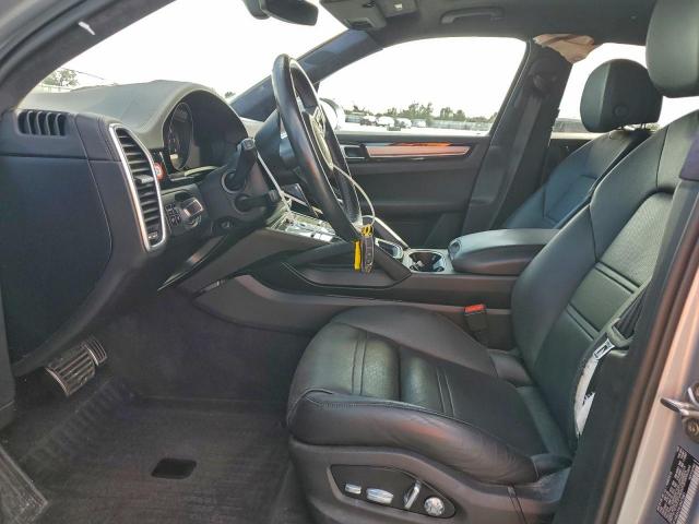 Porsche Cayenne S Image 9