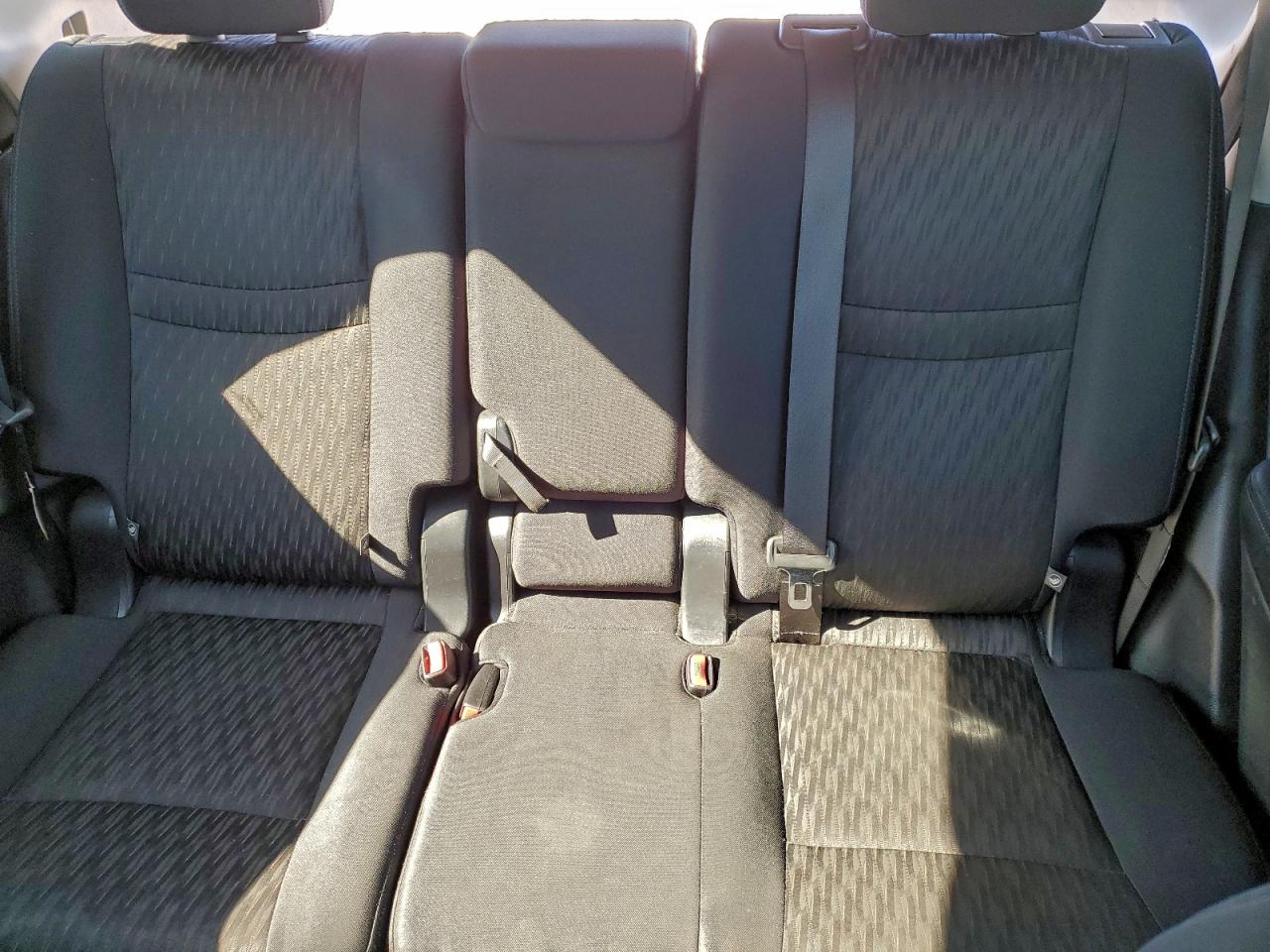 Nissan Rogue S Image 11