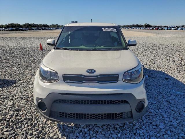 Kia Soul Image 2