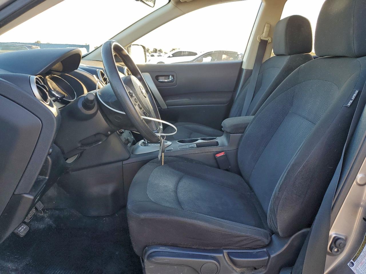 Nissan Rogue S Image 6