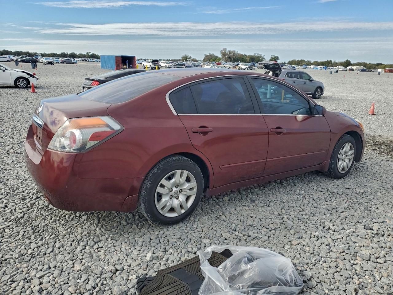 Nissan Altima Base Image 3