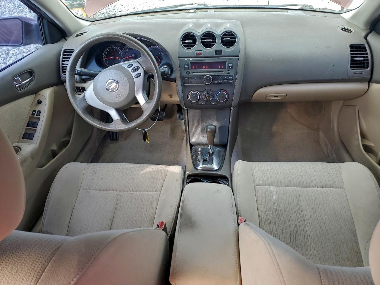 Nissan Altima Base Image 7