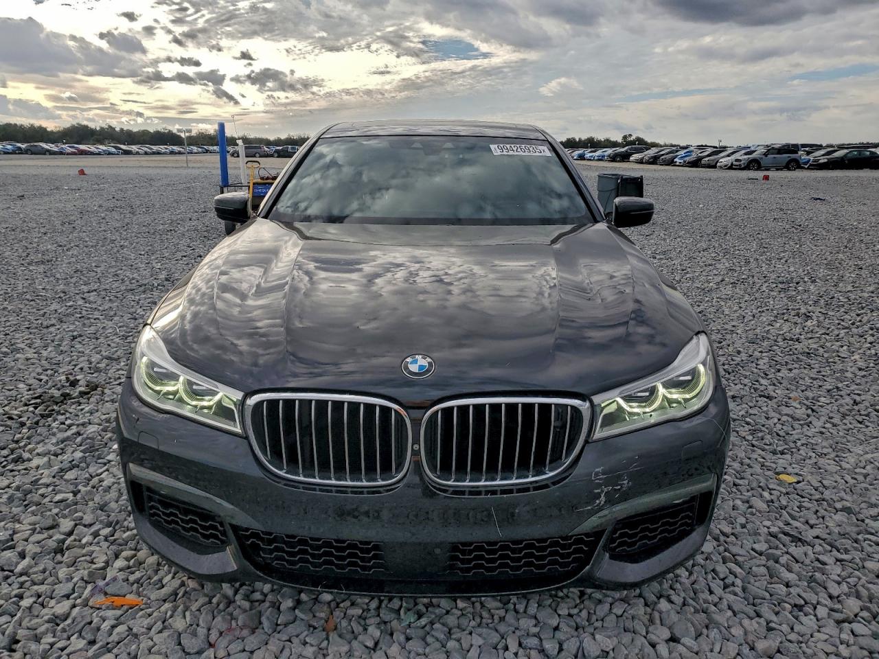 BMW 7 Series Xi Image 3