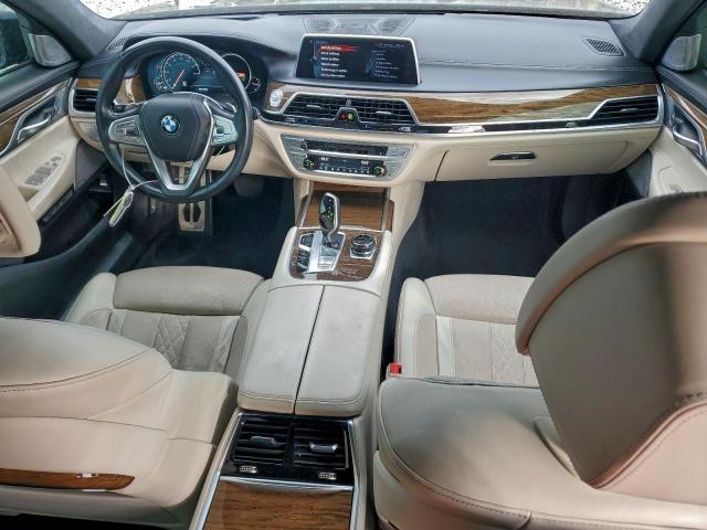 BMW 7 Series Xi Image 12