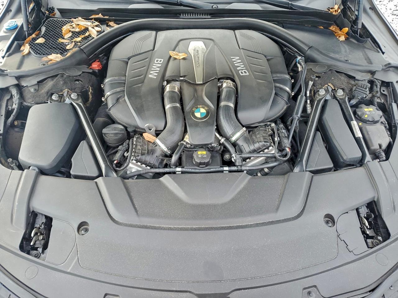 BMW 7 Series Xi Image 10