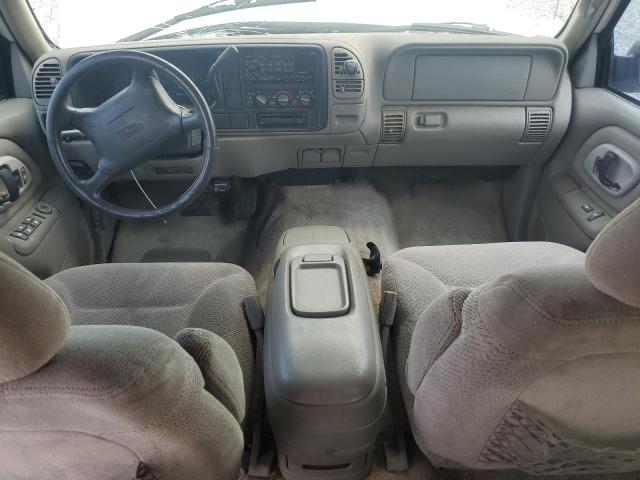 GMC Suburban C1500 Image 11