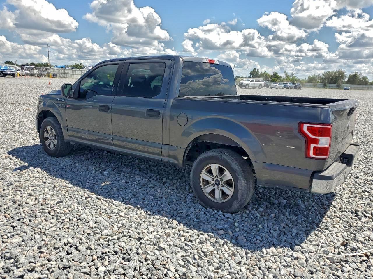 Ford F-150 Supercrew Image 11