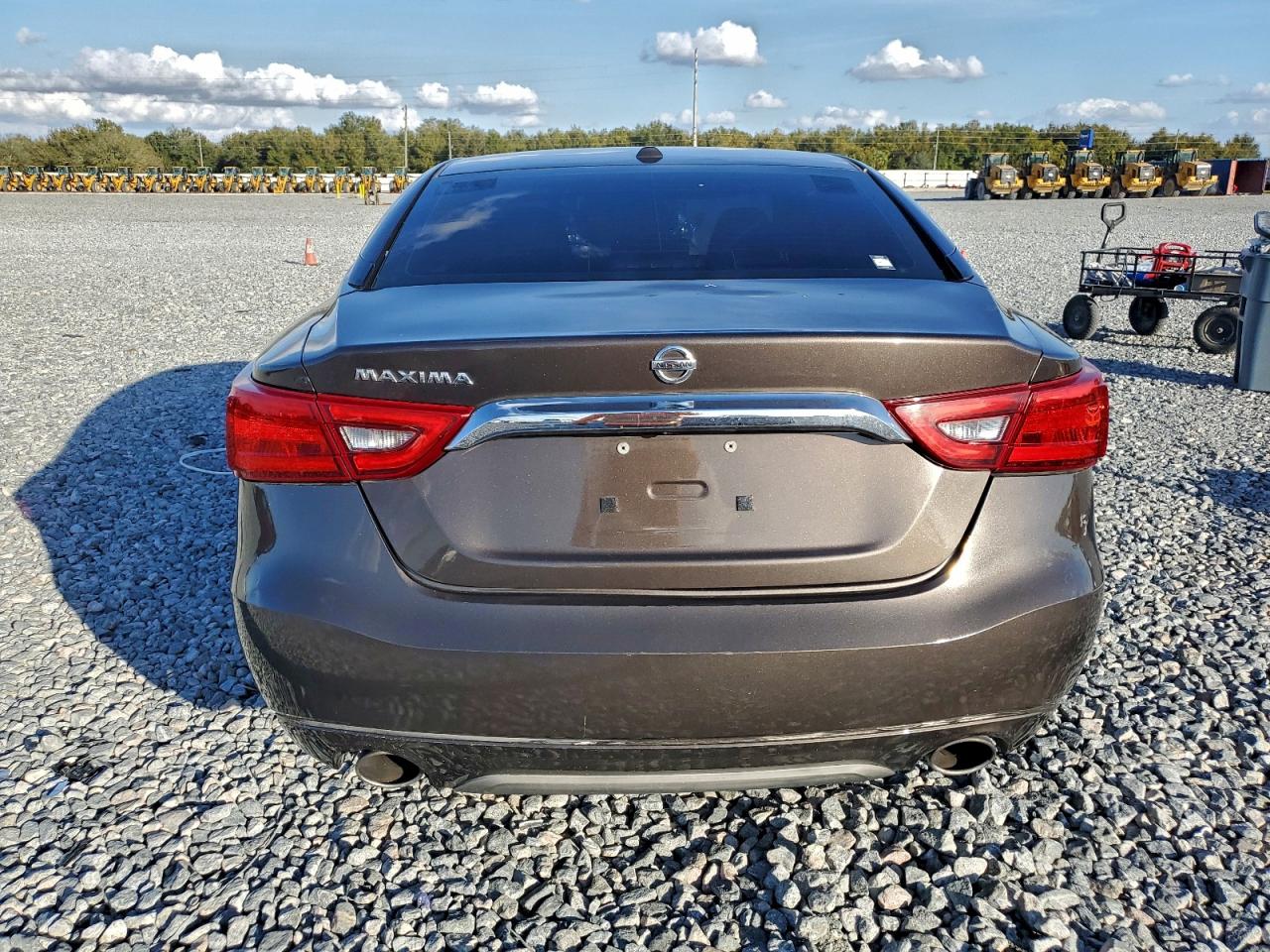 Nissan Maxima 3.5s Image 11