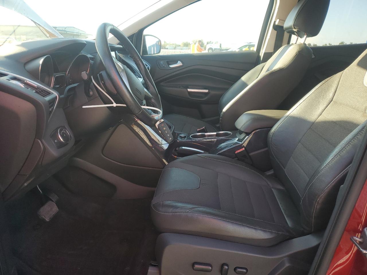 Ford Escape Titanium Image 6