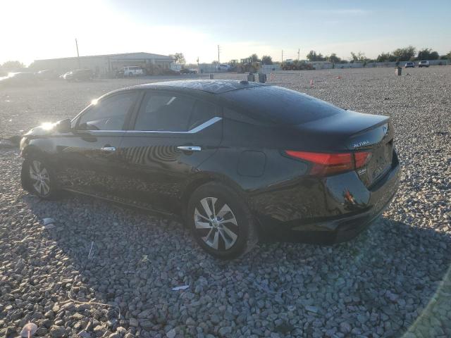 Nissan Altima S Image 8