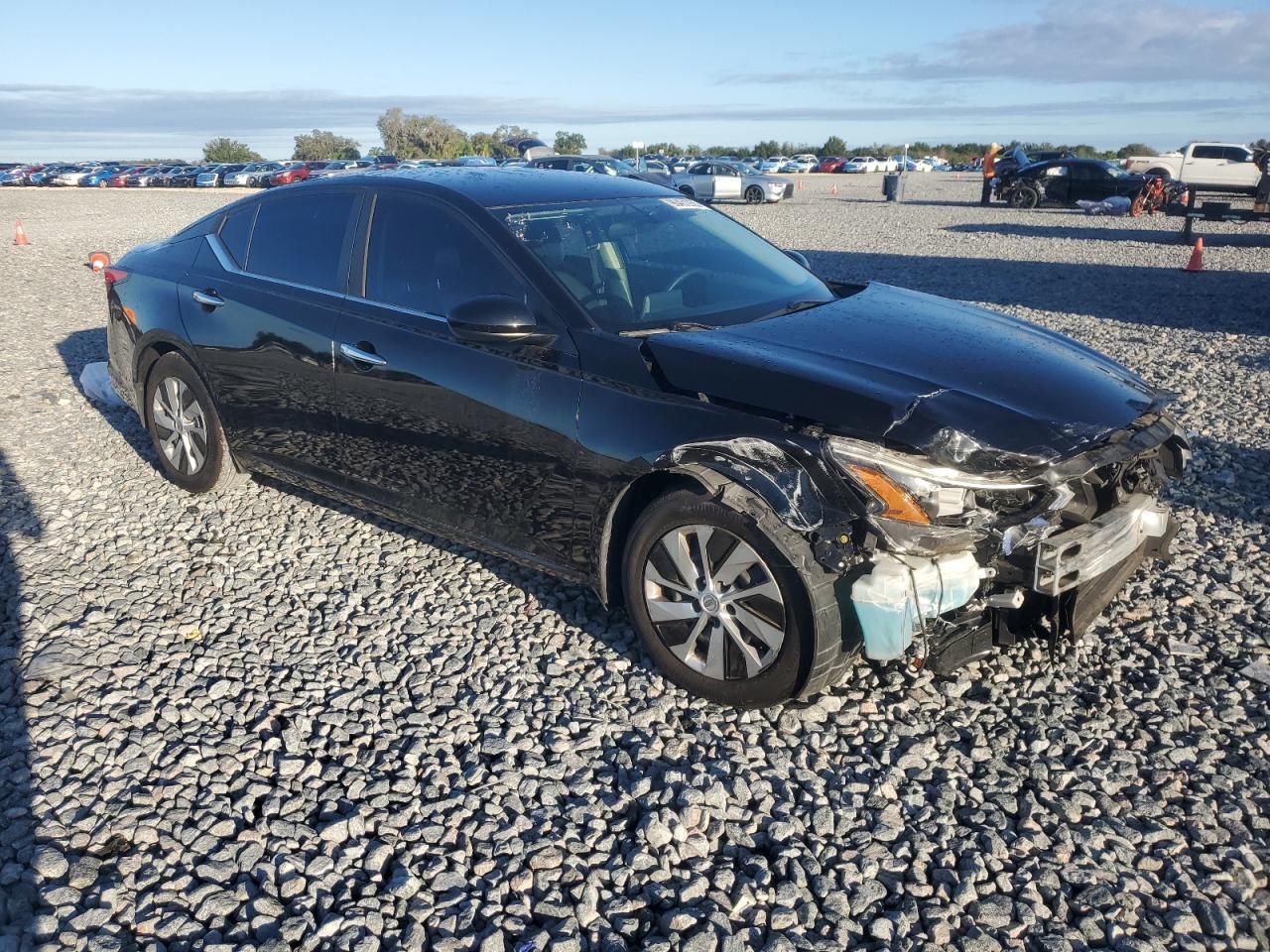 Nissan Altima S Image 2