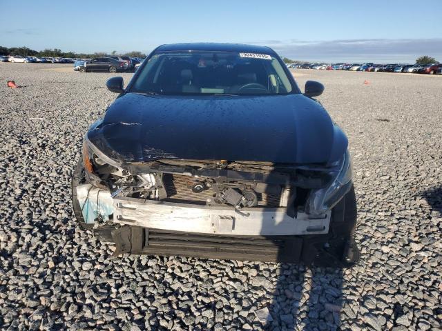 Nissan Altima S Image 10