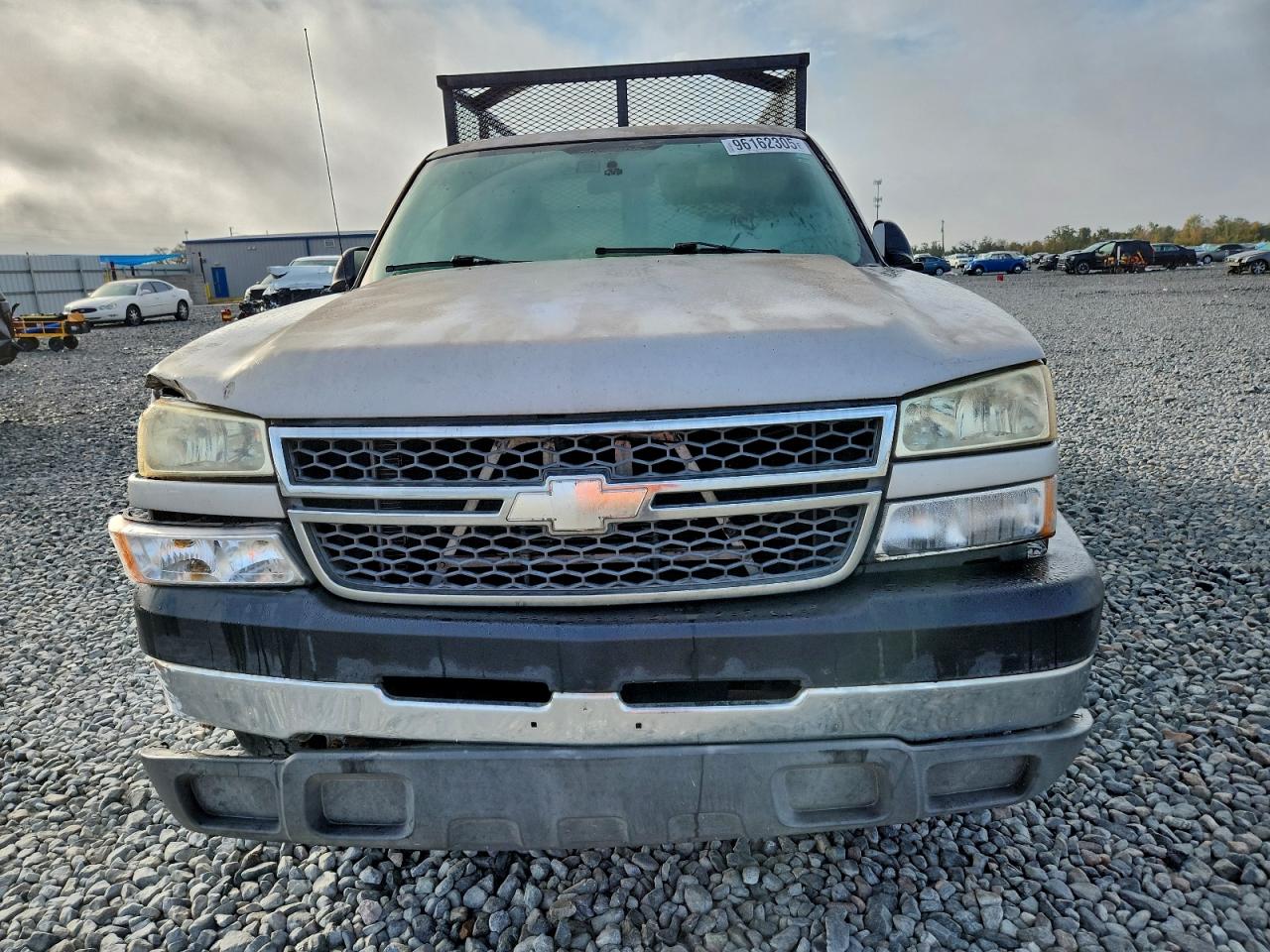 Chevrolet Silverado C2500 Heavy Duty Image 11
