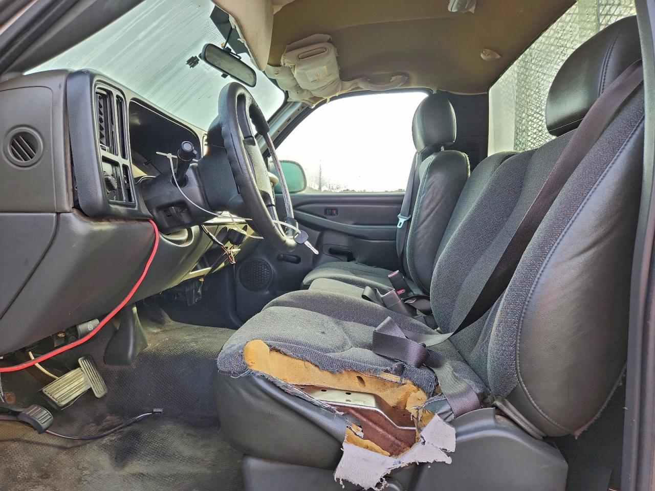 Chevrolet Silverado C2500 Heavy Duty Image 4