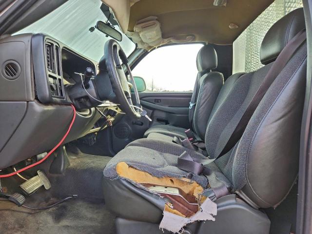 Chevrolet Silverado C2500 Heavy Duty Image 4