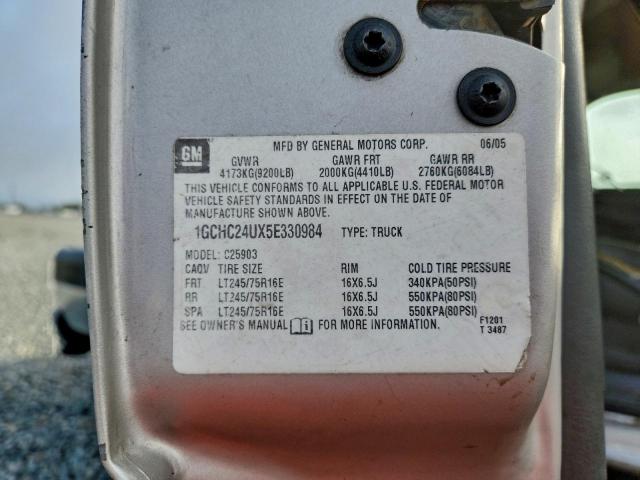 Chevrolet Silverado C2500 Heavy Duty Image 13