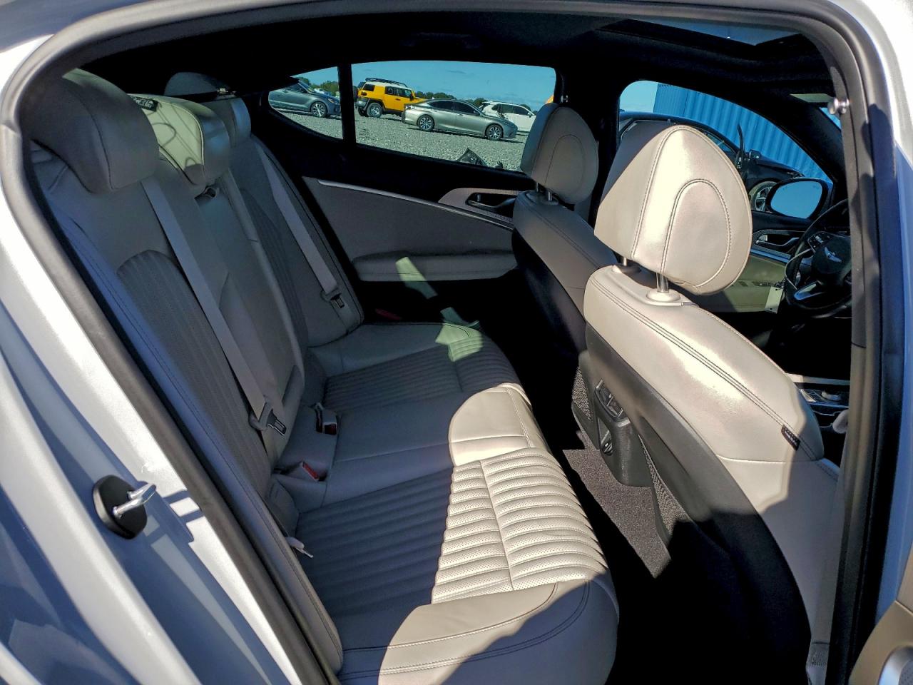 Genesis G70 Base Base Image 10