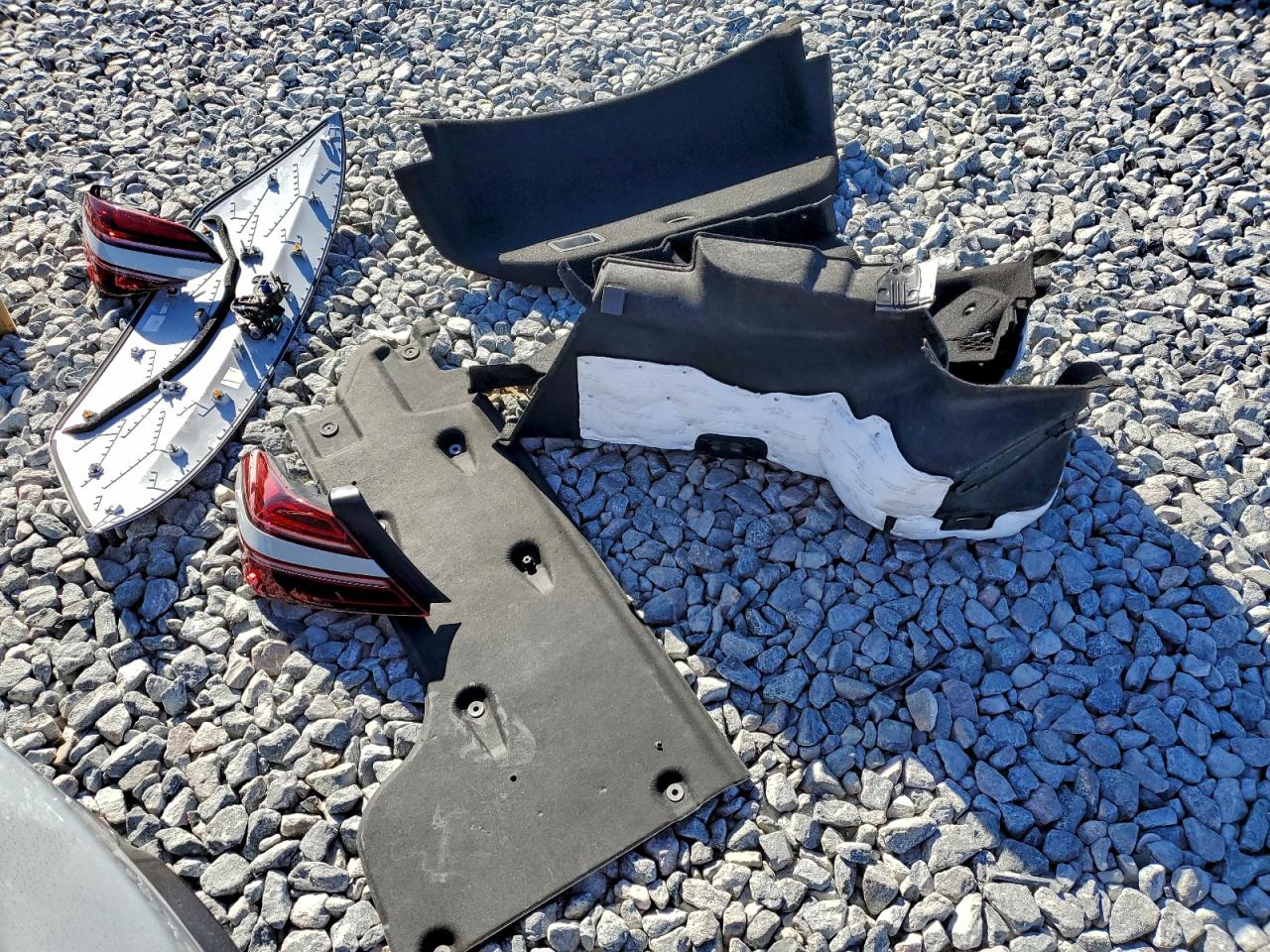 Genesis G70 Base Base Image 12