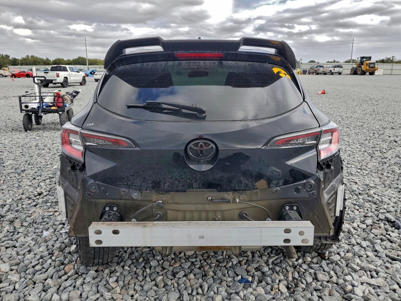 Toyota Corolla Se Image 8