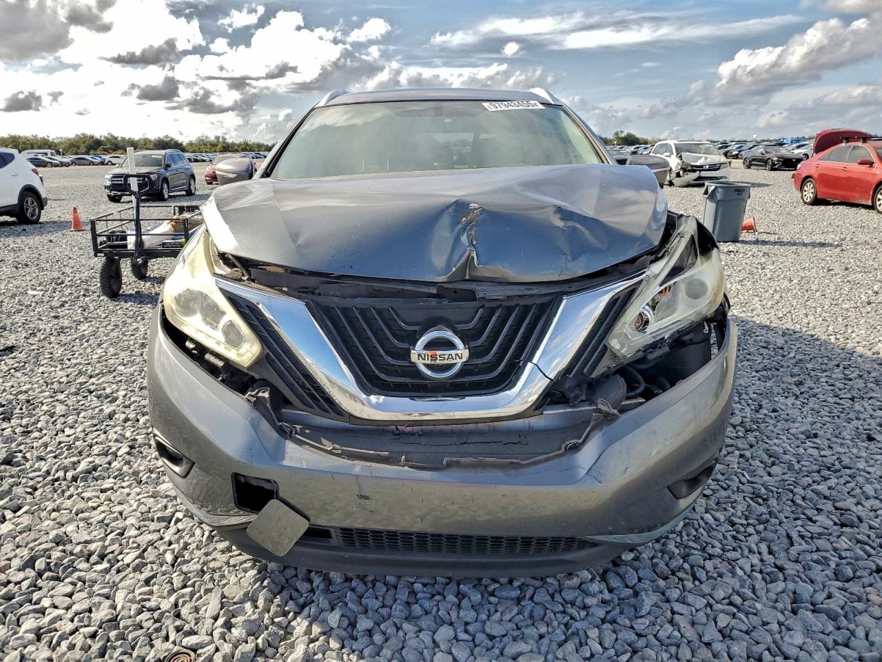 Nissan Murano S Image 6