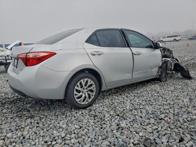 Toyota Corolla L Image 9