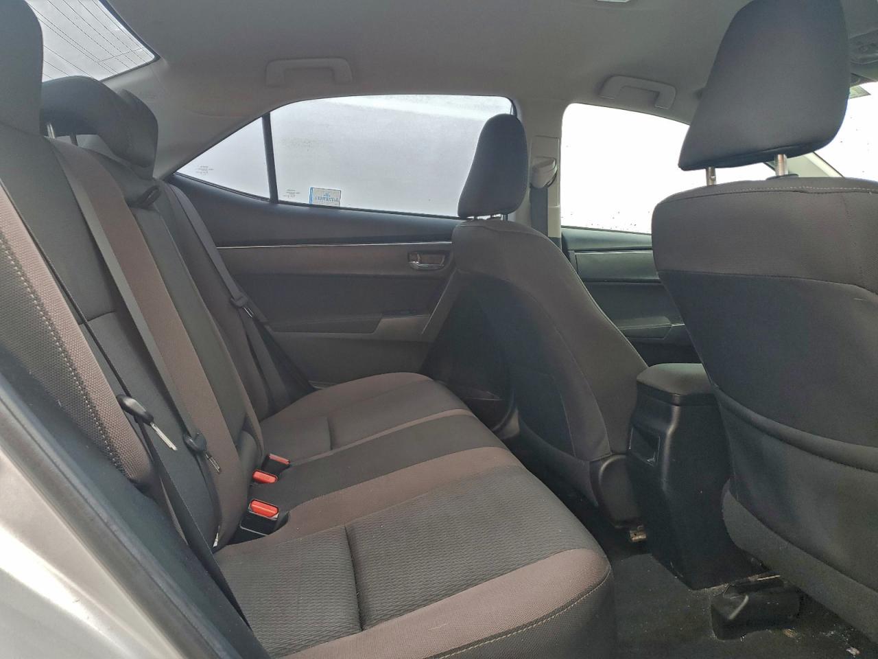 Toyota Corolla L Image 10