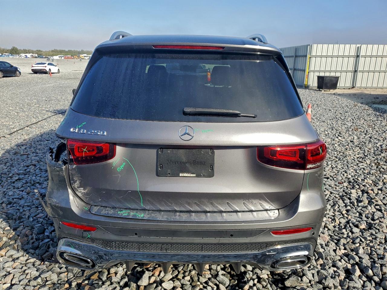 Mercedes-Benz GLB 250 Image 6