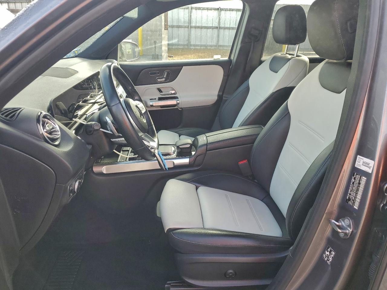 Mercedes-Benz GLB 250 Image 4