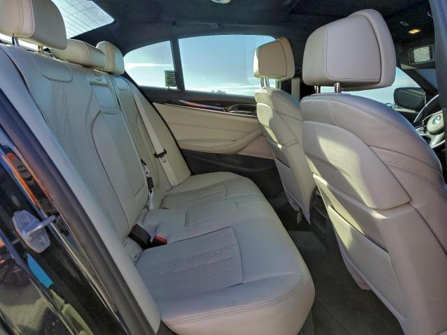 BMW 5 Series Image 8