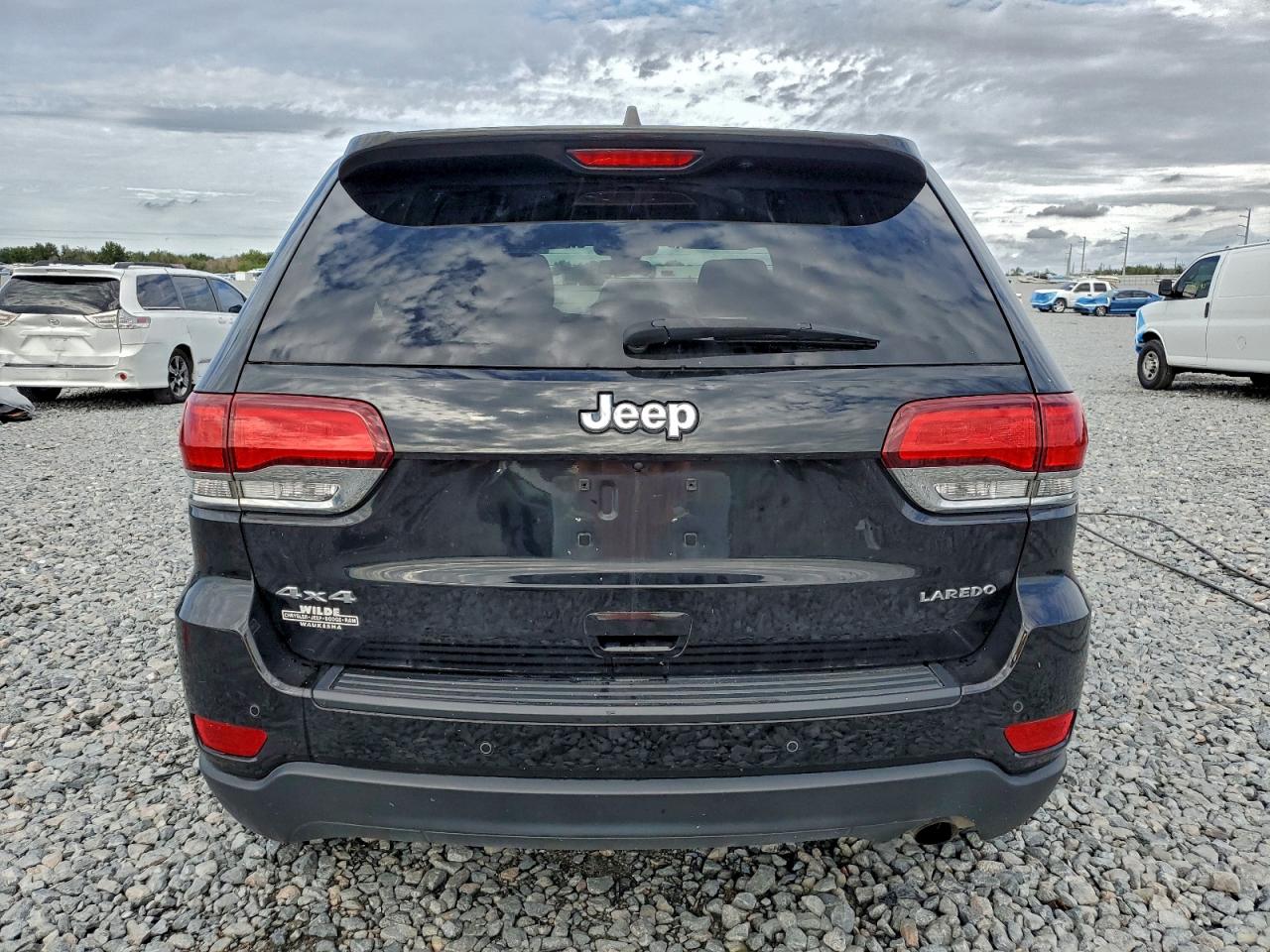 Jeep Grand Cherokee Laredo Image 4