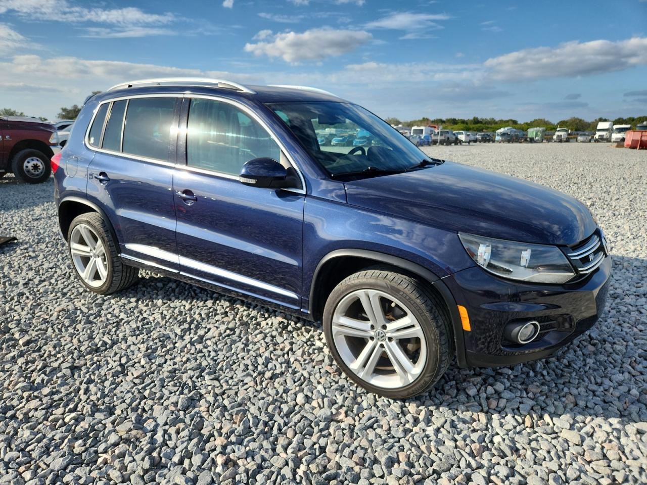 Volkswagen Tiguan S Image 9