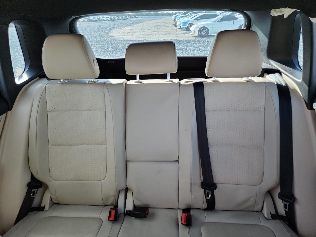 Volkswagen Tiguan S Image 10