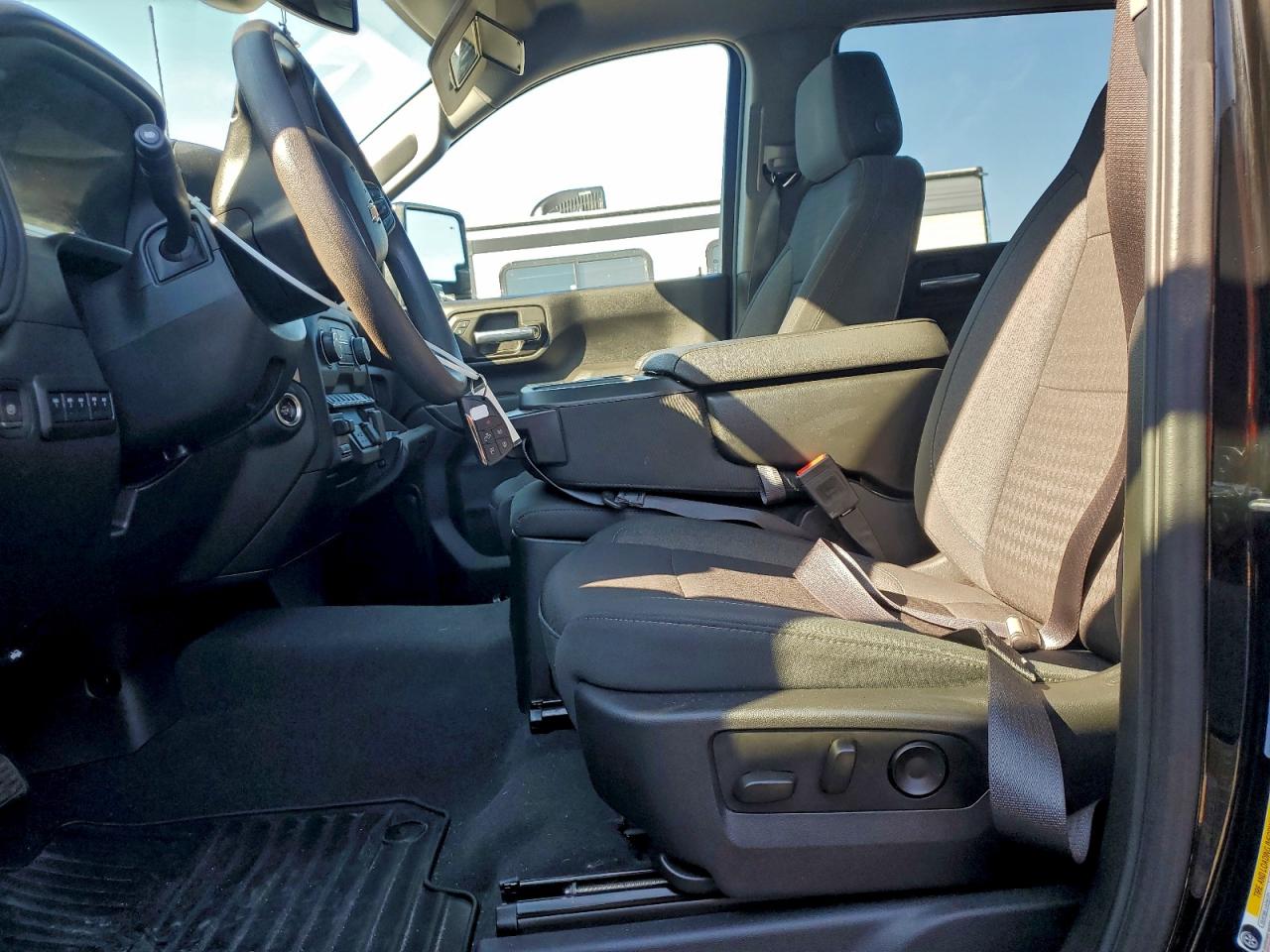 Chevrolet Silverado K2500 Custom Image 7