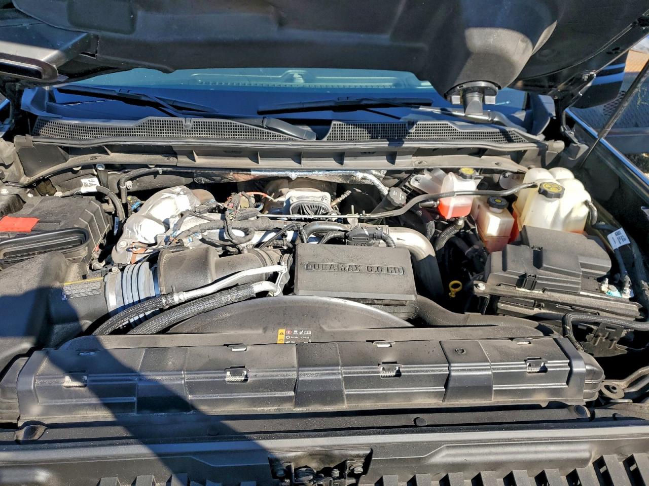 Chevrolet Silverado K2500 Custom Image 11