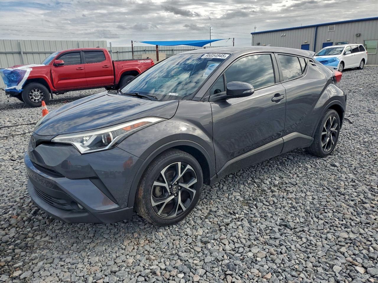 Toyota C-HR Xle Image 1