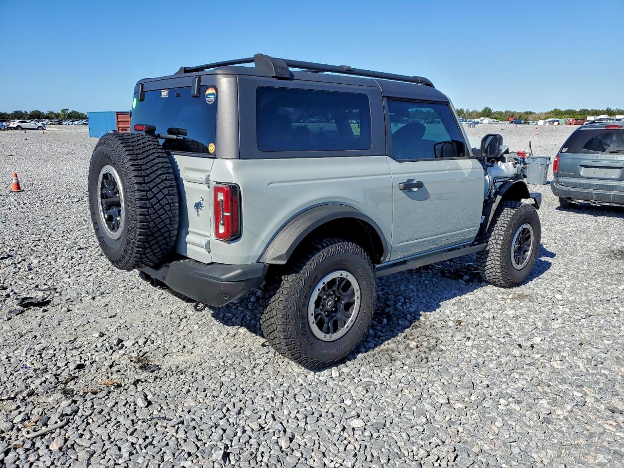 Ford Bronco Base Image 12