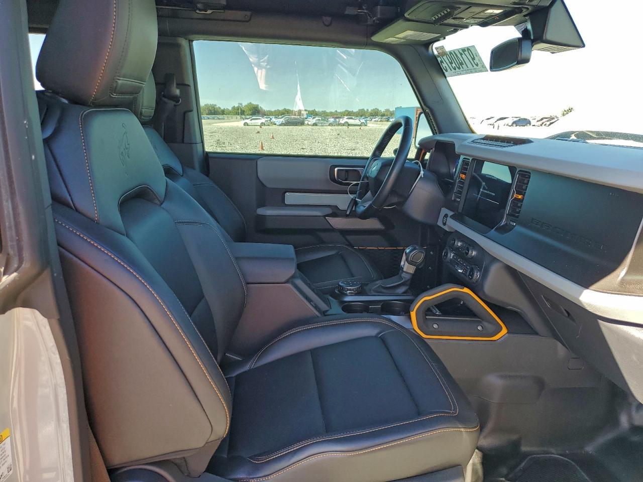 Ford Bronco Base Image 8