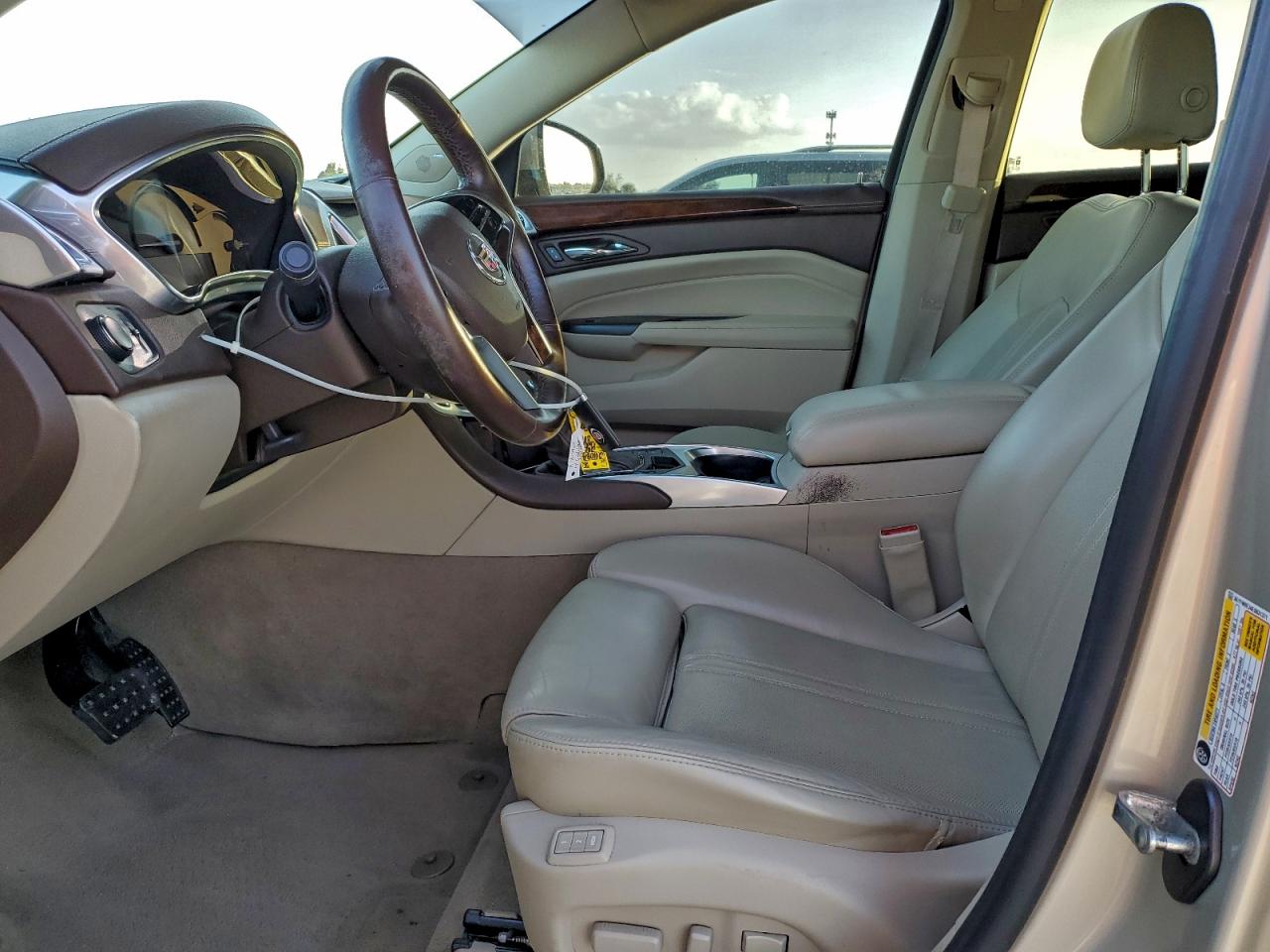 Cadillac SRX Luxury Collection Image 6