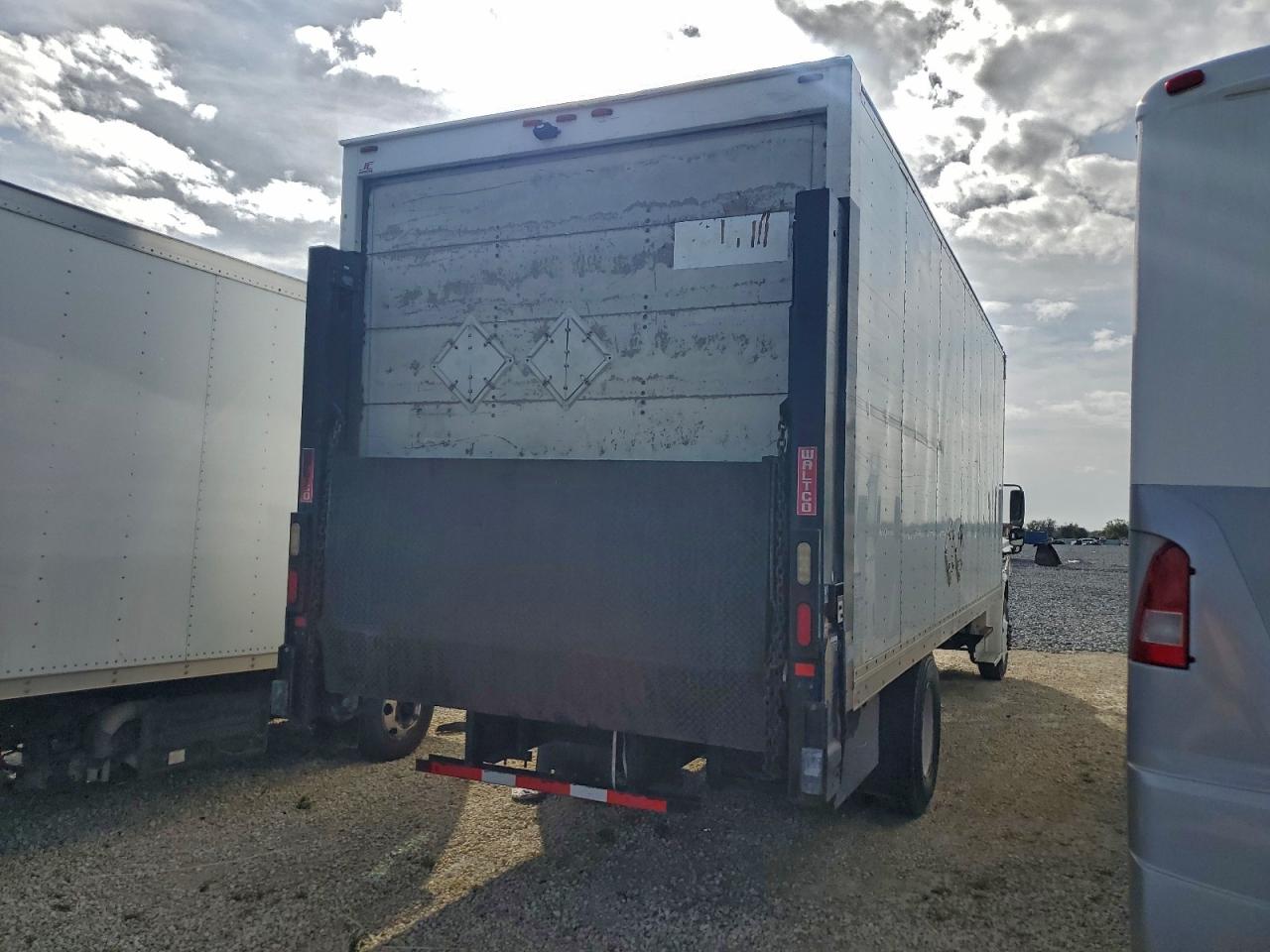 Freightliner M2 106 Med 106 Medium Duty Image 2